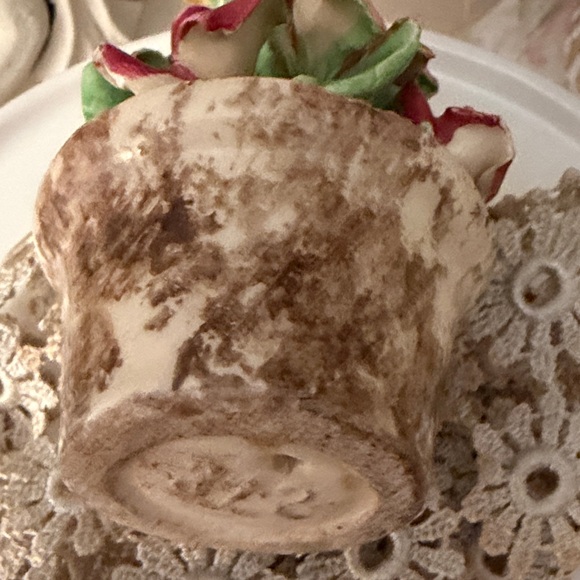 Majolica Mini Potted Roses - Picture 10 of 13